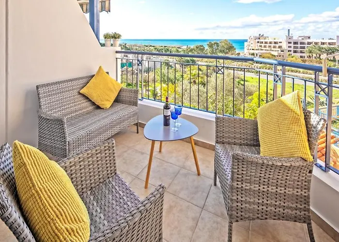 207 Kings Palace Seaview 파포스