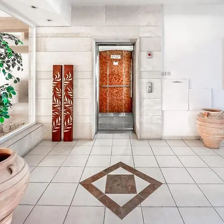 207 Kings Palace Seaview *